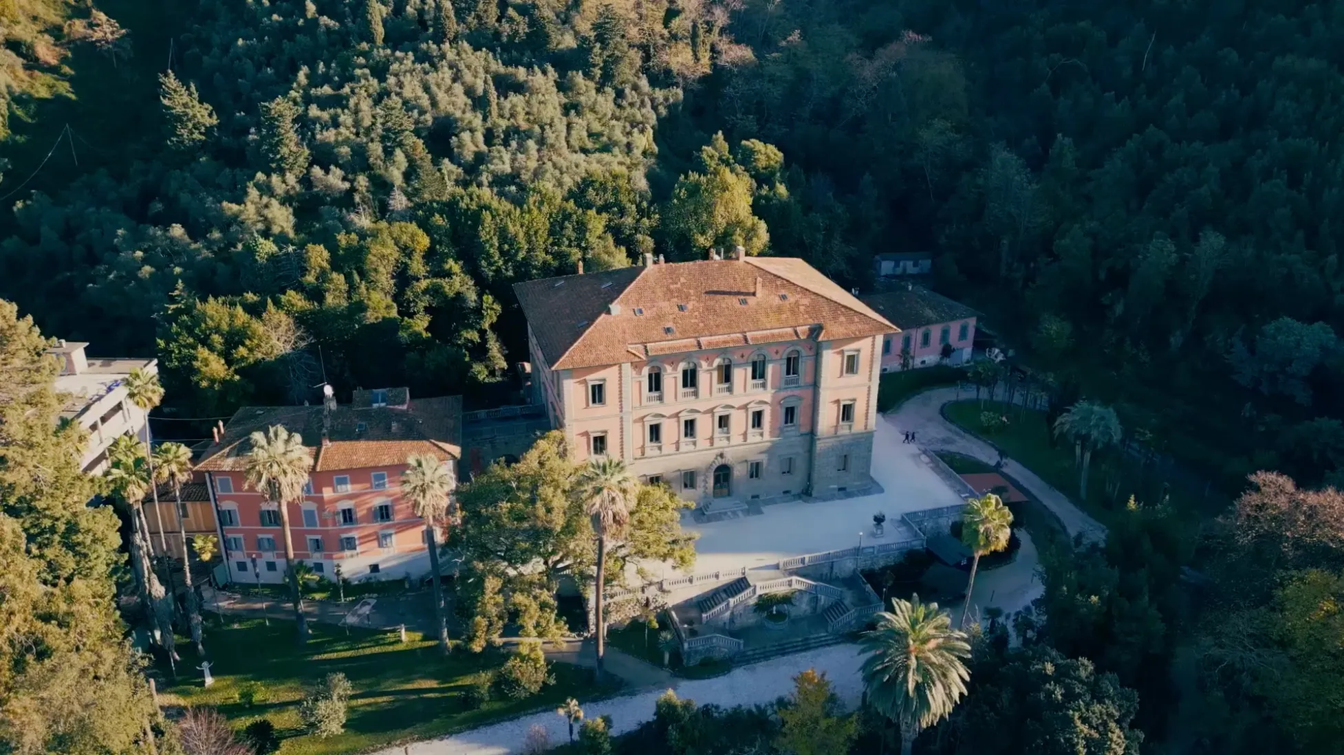 EIS Versilia campus grounds