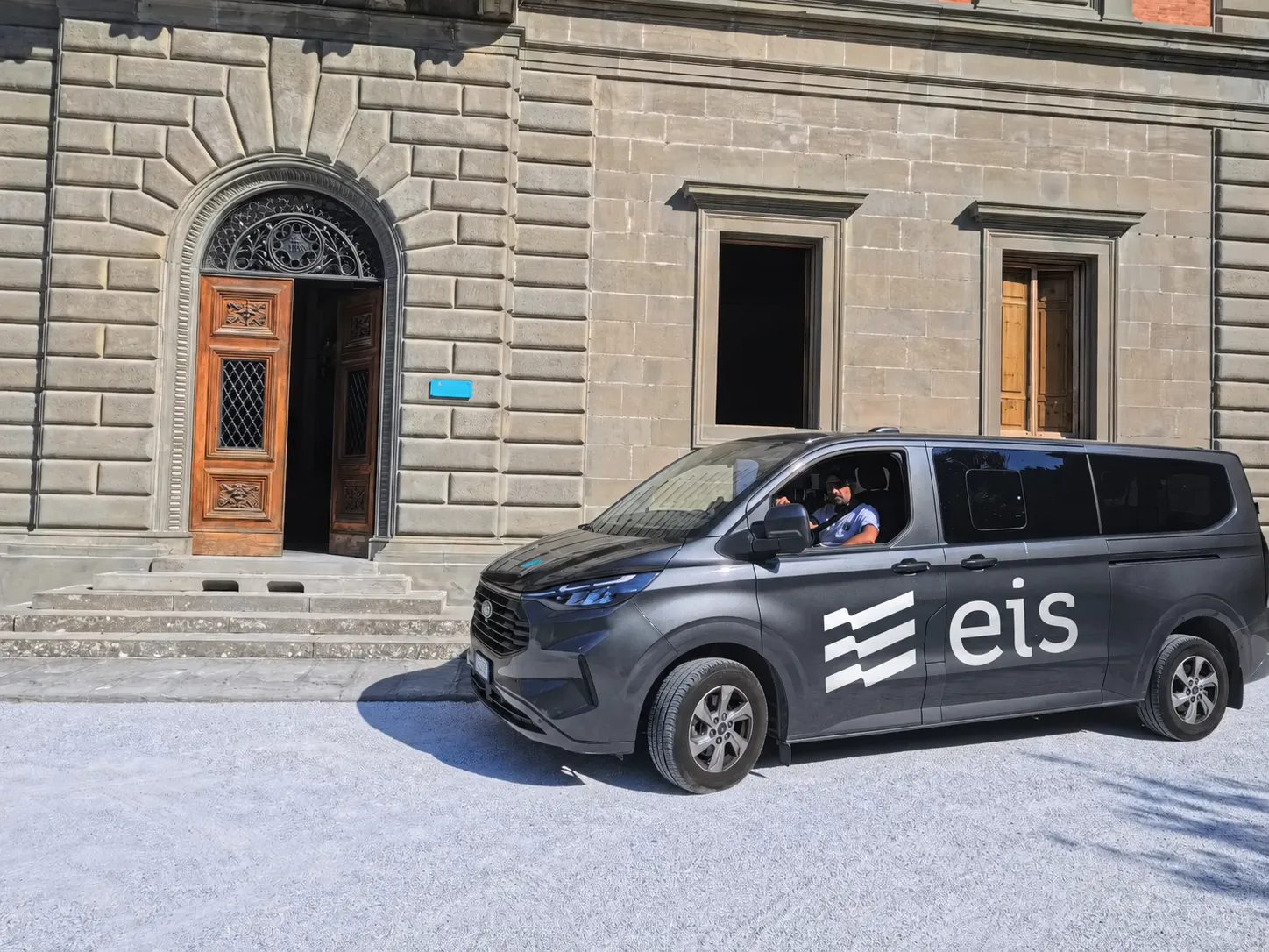 Student transportation service at EIS Versilia